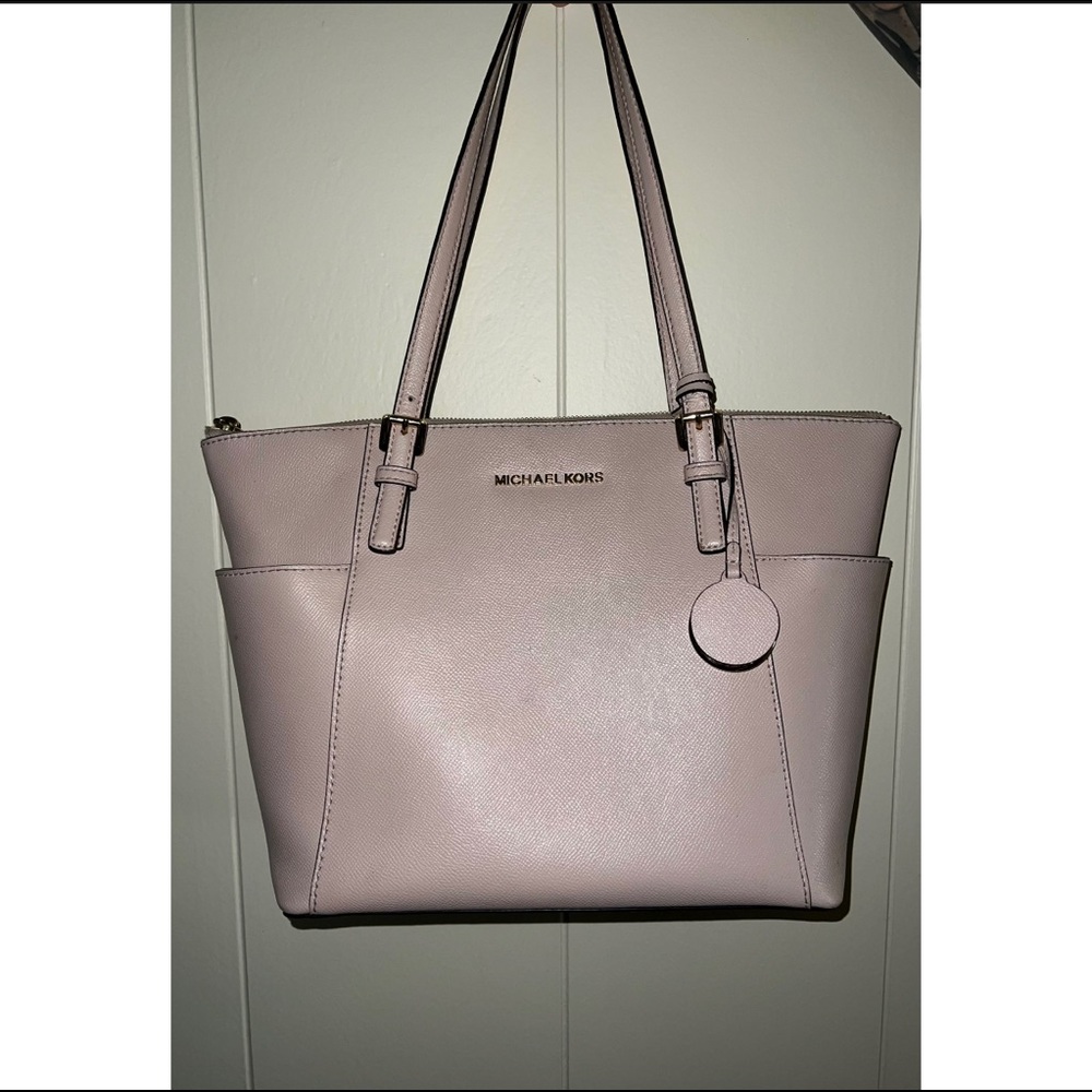 MICHEAL KORS BABY PINK PURSE